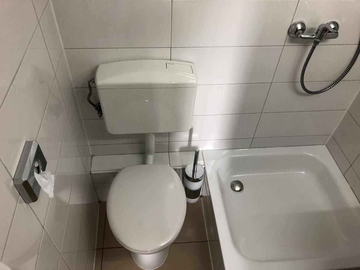 Hotel Moji Koeln Ngoại thất bức ảnh