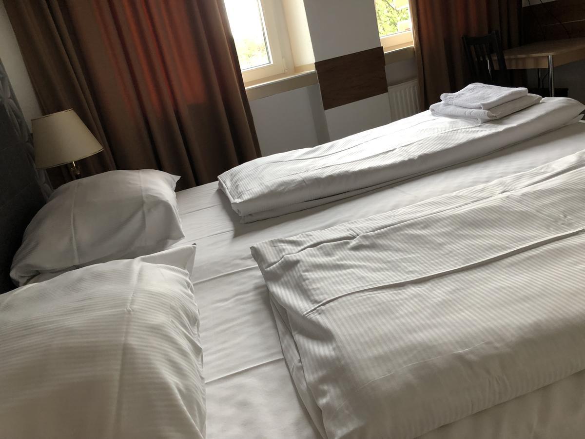 Hotel Moji Koeln Ngoại thất bức ảnh