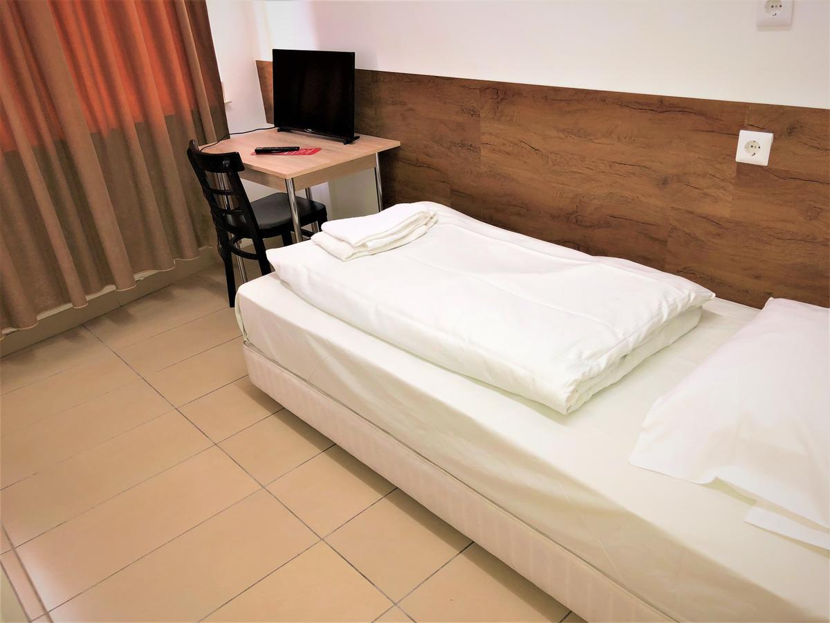 Hotel Moji Koeln Ngoại thất bức ảnh